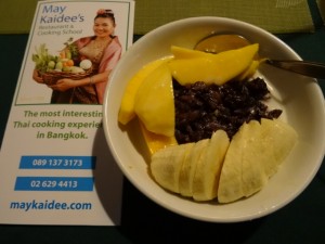 Dessert - Klebreis mit Kokosmilch, Mango und Bananen