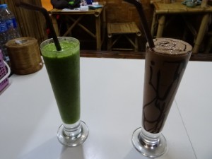 Super Green Smoothie + Banana Chocolate Frappé